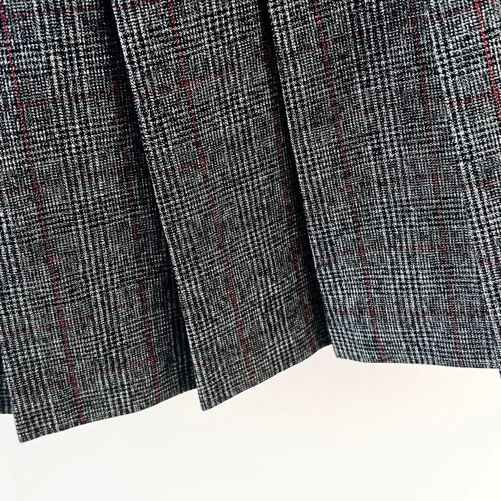 BNWOT Sunday Best Pleated Skirt – Structured Fabric, Perfect for Fall/Winter - Picture 3 of 4